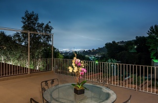 3 Bedrooms, Residential, Sold, Mulholland Terrace , 4 Bathrooms, Listing ID 1047, California, United States, 90046,